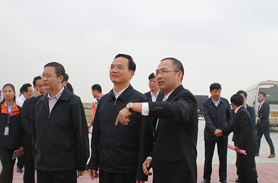 林宝金，现任福建省人大常委会副主任、党组副书记